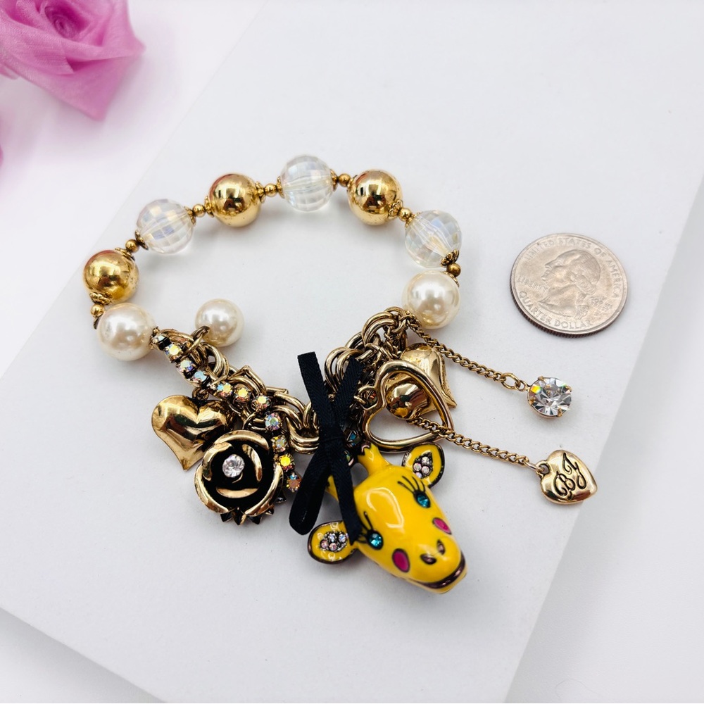 Vintage BETSEY JOHNSON A Day At the Zoo Giraffe Head Charm Bracelet